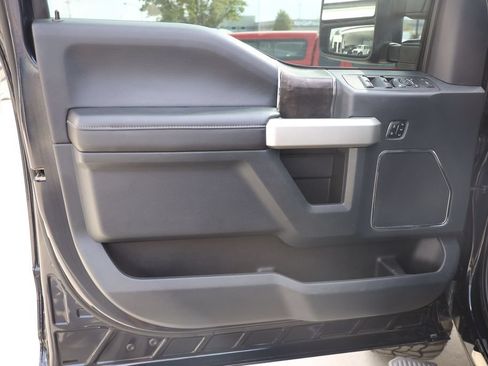 Used 2022 Ford F350 Lariat w/ Tremor Off-Road Package AWD/4WD image 10