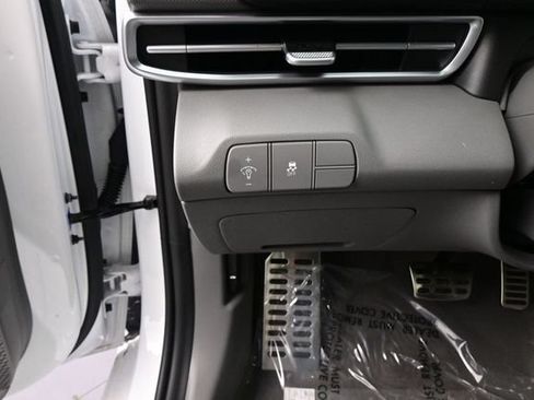 New 2026 Hyundai Elantra SEL Sport Premium FWD image 17