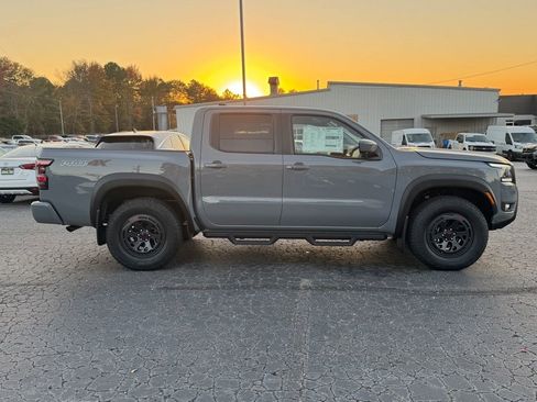 New 2026 Nissan Frontier PRO-4X w/ Pro-4x Convenience Package image 2