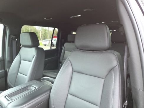 Used 2023 Chevrolet Suburban LT w/ Luxury Package AWD/4WD image 23