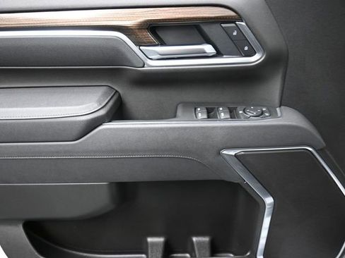 Used 2025 Chevrolet Silverado 2500 LT w/ Convenience Package image 13