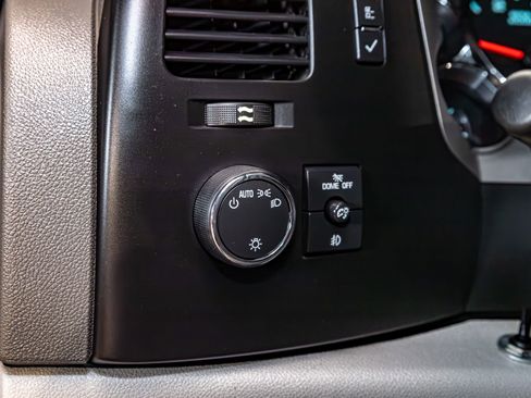 Used 2014 Chevrolet Silverado 2500 LT w/ Interior Plus Package image 16