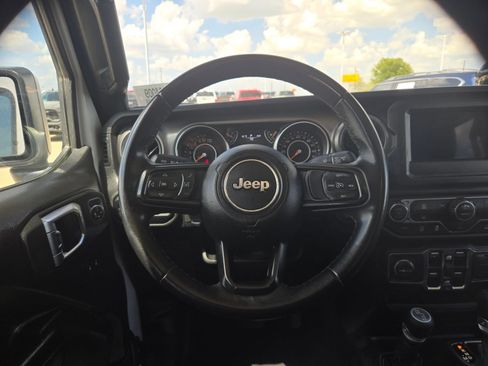 Used 2023 Jeep Gladiator Sport AWD/4WD image 19