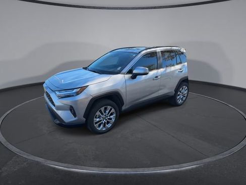 Used 2023 Toyota RAV4 XLE Premium image 8