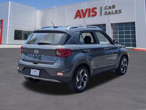 Used 2025 Hyundai Venue SEL FWD image 6