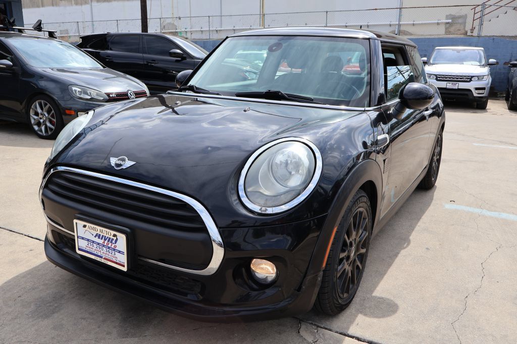 Used 2017 MINI Cooper 2-Door Hardtop FWD image 3