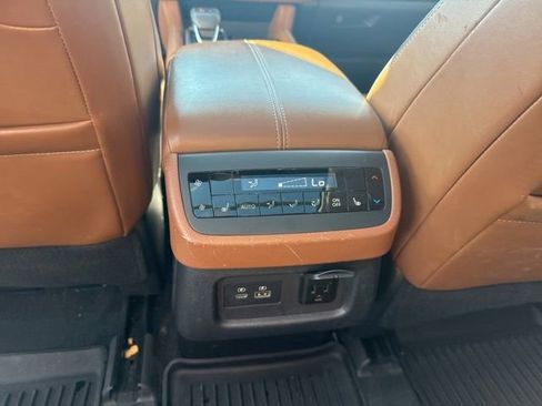 Used 2022 Nissan Pathfinder Platinum w/ Cargo Package AWD/4WD image 29
