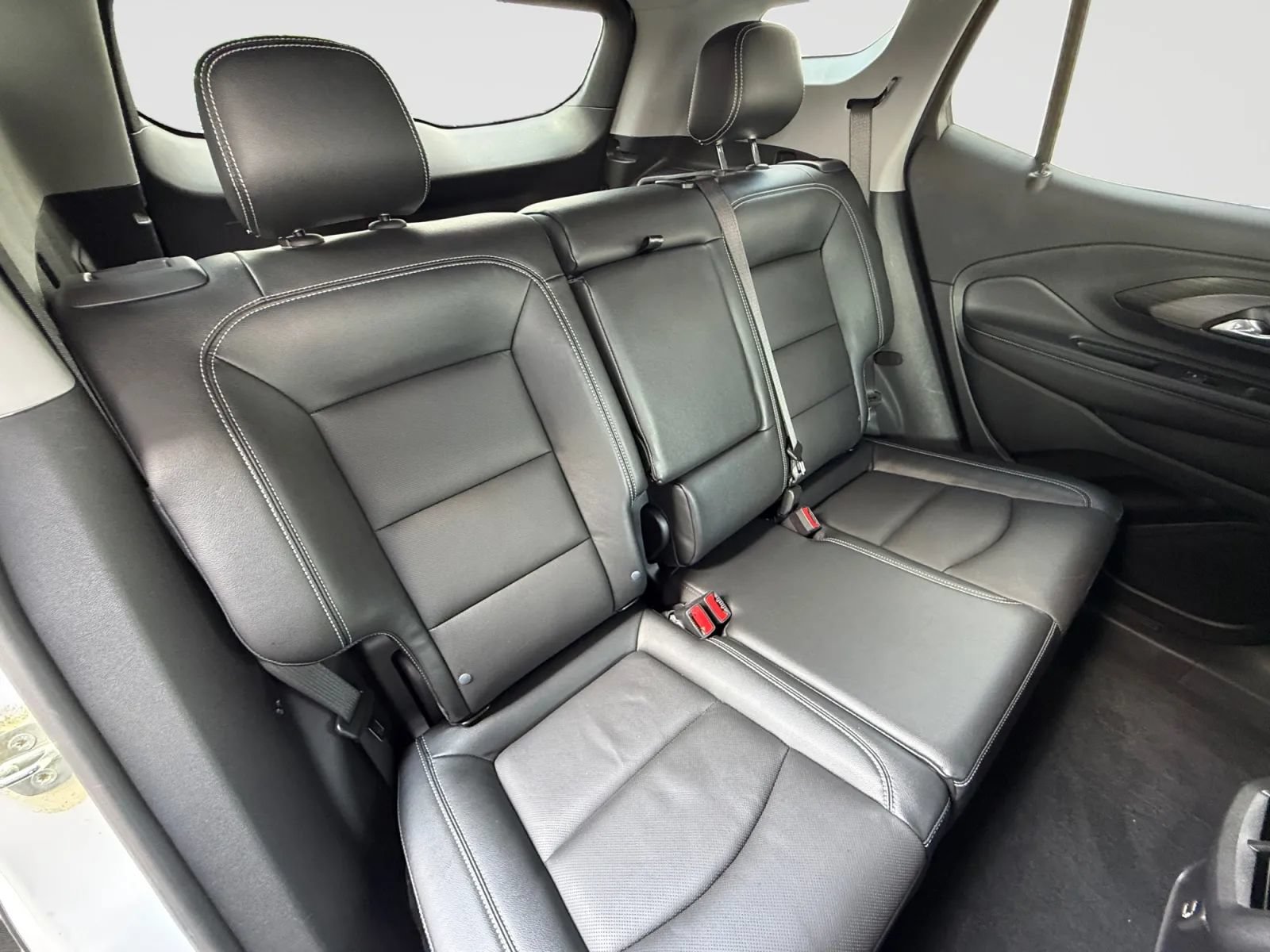 Used 2023 GMC Terrain SLT w/ Tech Package AWD/4WD image 18