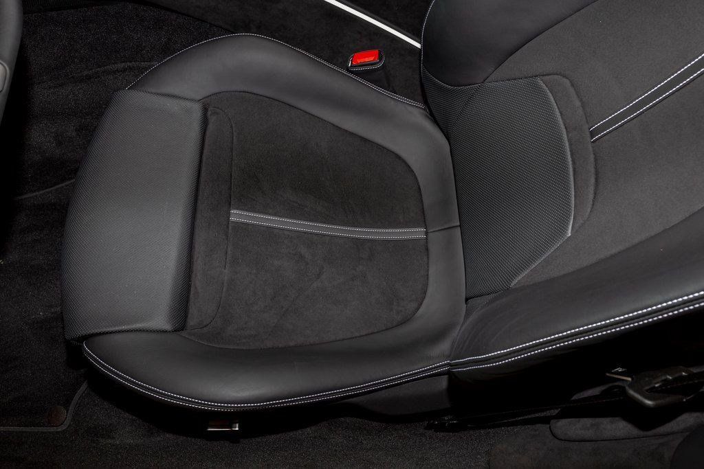 Used 2024 Ferrari Roma Spider RWD image 10
