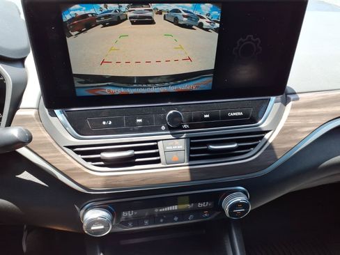 Used 2025 Nissan Altima 2.5 SV w/ SV Special Edition Package FWD image 13