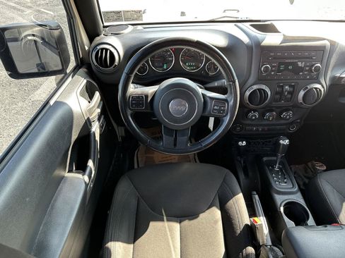 Used 2016 Jeep Wrangler Unlimited Sport AWD/4WD image 12