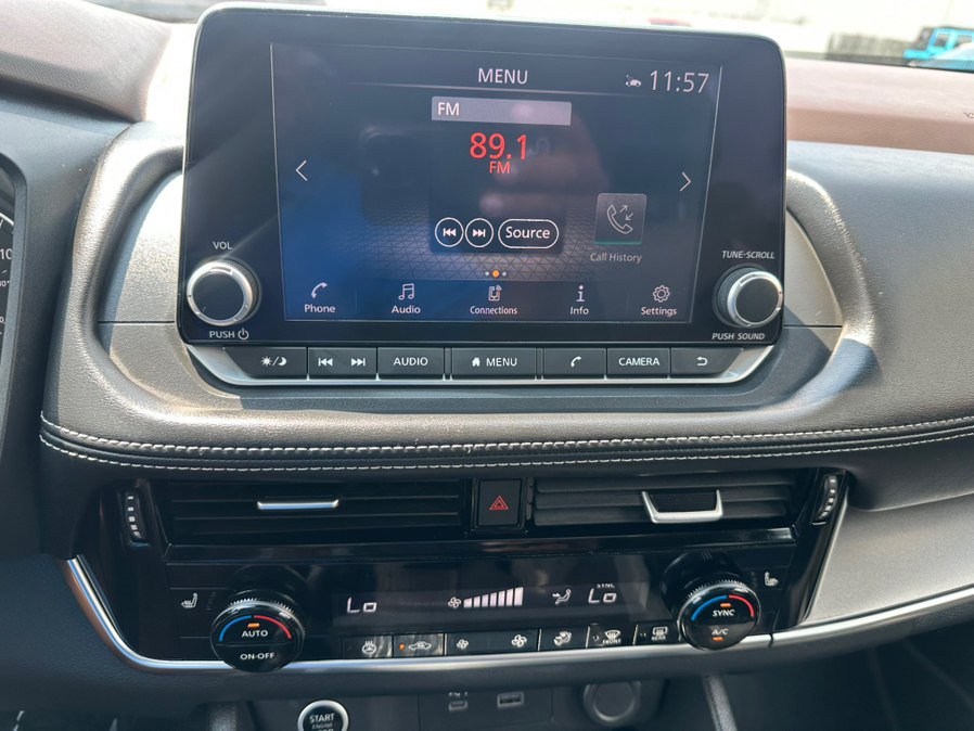 Used 2022 Nissan Rogue SV AWD/4WD image 19