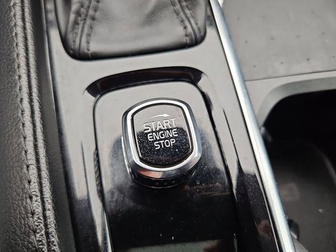 Used 2022 Volvo XC90 T5 Momentum w/ Climate Package image 21