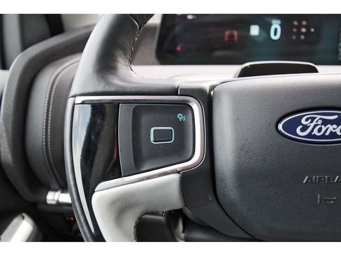 Used 2025 Ford Expedition Max Platinum w/ Driver's Package AWD/4WD image 23