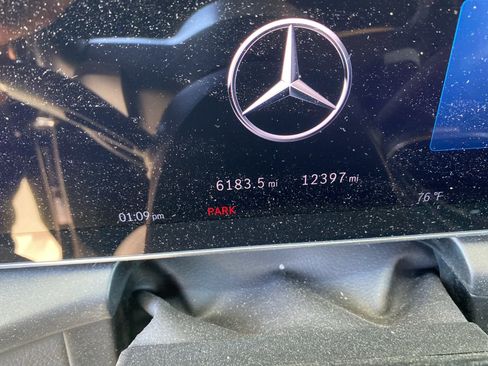 Used 2025 Mercedes-Benz GLC 350e 4MATIC image 8