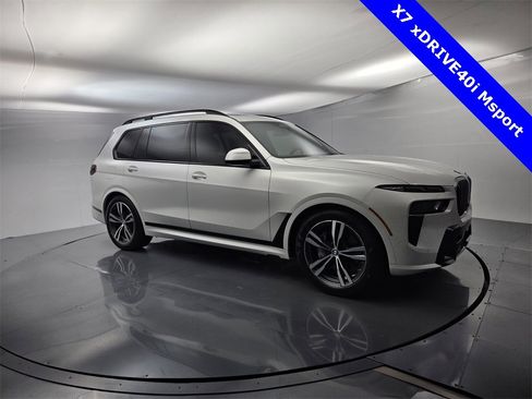 Used 2023 BMW X7 xDrive40i w/ M Sport Package image 2