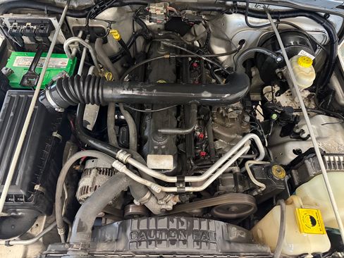 Used 2004 Jeep Wrangler X AWD/4WD image 12