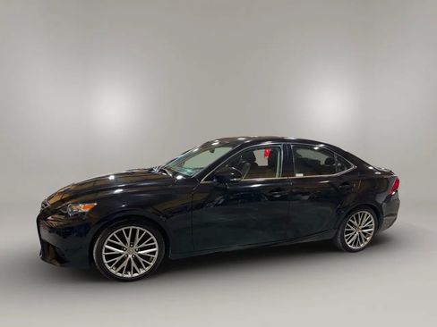 Used 2016 Lexus IS 300 AWD image 10