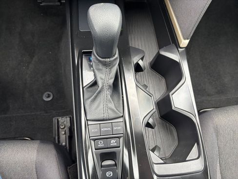 Used 2025 Toyota Camry LE image 39