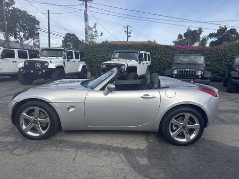 Used 2008 Pontiac Solstice Convertible w/ Premium Package RWD image 4