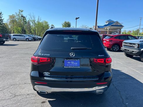 Used 2022 Mercedes-Benz GLB 250 4MATIC image 12