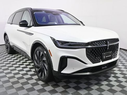 New 2026 Lincoln Nautilus Reserve w/ Jet Appearance Package AWD/4WD image 9