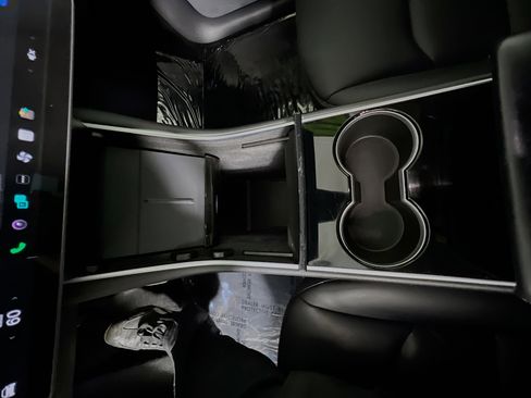 Used 2020 Tesla Model Y Long Range image 23