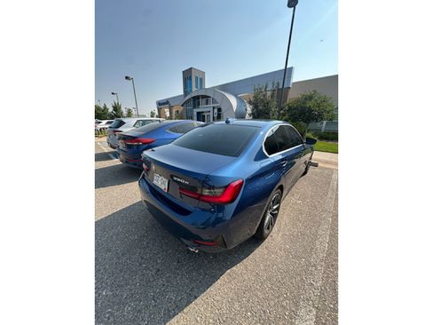 Used 2021 BMW 330e xDrive w/ Premium Package AWD/4WD image 3