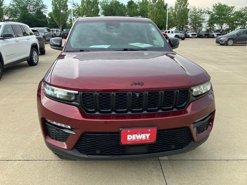 Certified 2023 Jeep Grand Cherokee Limited w/ Luxury Tech Group II AWD/4WD image 2