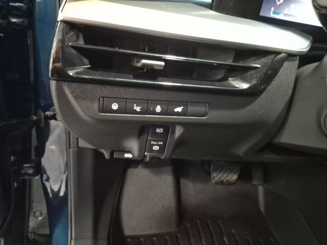 Certified 2025 Nissan Murano Platinum w/ Cargo Package AWD/4WD image 13