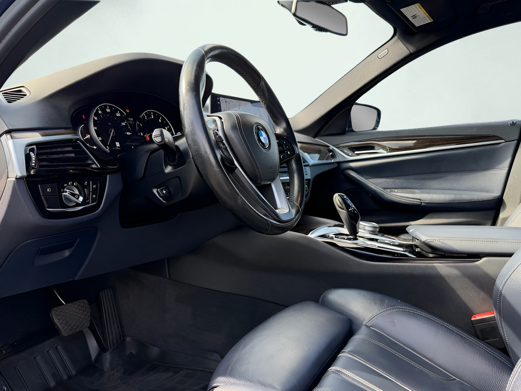 Used 2017 BMW 540i RWD image 2