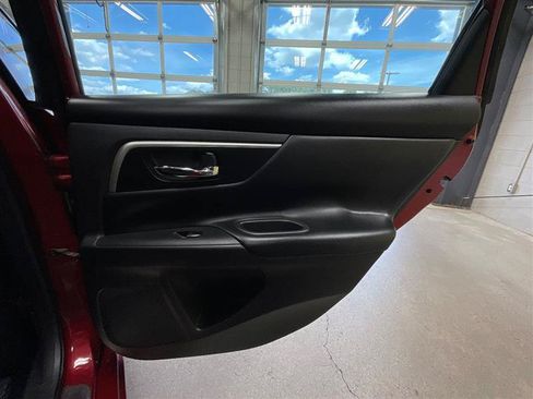 Used 2016 Nissan Altima 2.5 SR FWD image 21