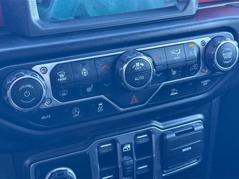 Used 2022 Jeep Gladiator Rubicon w/ LED Lighting Group image 22