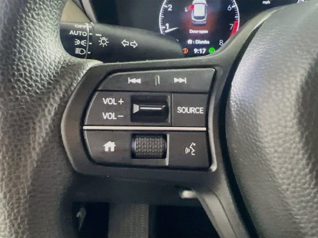 Used 2025 Honda HR-V LX image 17