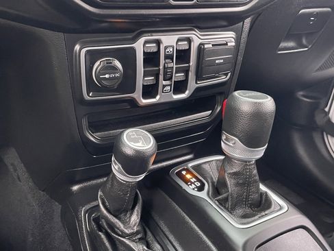 Used 2020 Jeep Gladiator Sport w/ Quick Order Package 24S image 30