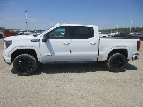 New 2026 GMC Sierra 1500 AT4 w/ AT4 Premium Package AWD/4WD image 11