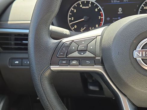 Used 2024 Nissan Altima 2.5 SV image 21