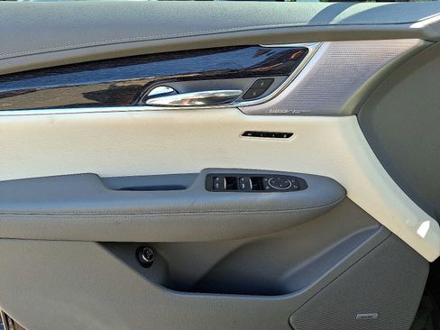 Used 2020 Cadillac XT6 Premium Luxury FWD image 12