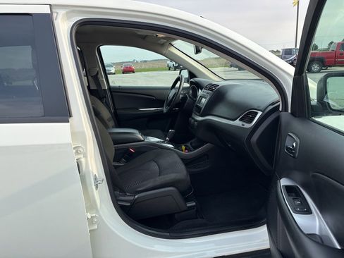 Used 2020 Dodge Journey SE w/ Blacktop Package image 18