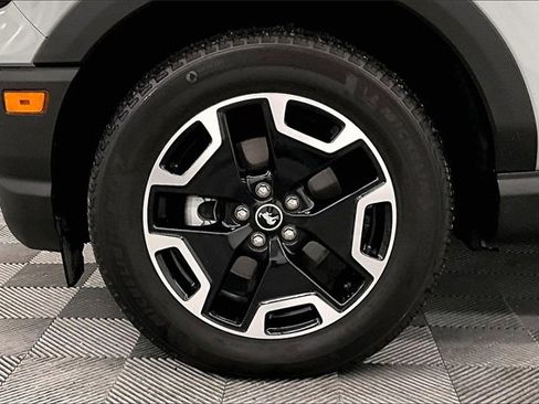 Used 2024 Ford Bronco Sport Outer Banks image 8