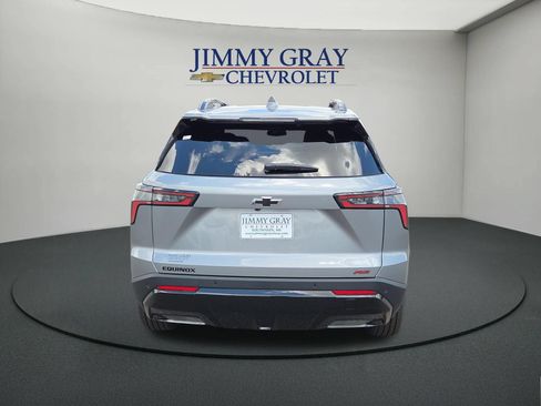 New 2027 Chevrolet Equinox RS w/ Convenience Package III FWD image 4