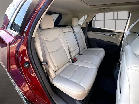 Used 2018 Cadillac XT5 Premium Luxury w/ Driver Assist Package FWD image 27