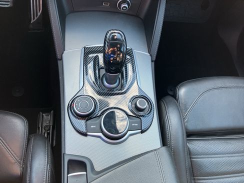 Used 2019 Alfa Romeo Stelvio Ti Sport w/ Quick Order Package 22S Sport AWD/4WD image 20