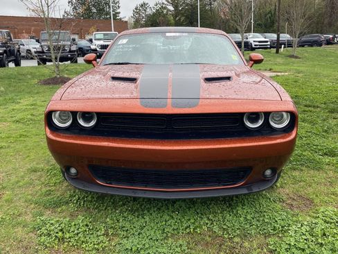 Used 2022 Dodge Challenger SXT w/ Blacktop Package image 2