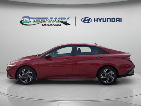Certified 2025 Hyundai Elantra Sport FWD image 5