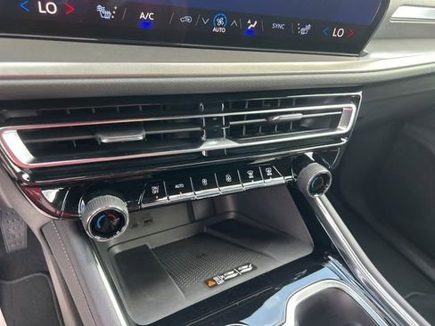 New 2026 Chevrolet Traverse LT w/ Sun and Wheel Package FWD image 26