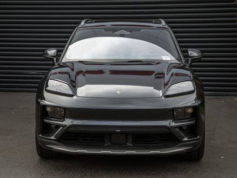 Certified 2025 Porsche Macan Turbo Electric AWD/4WD image 7