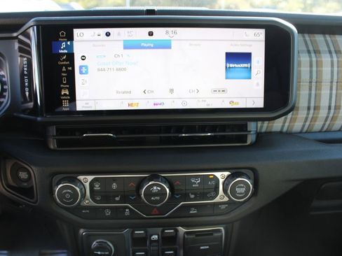 New 2026 Jeep Gladiator Sport AWD/4WD image 21