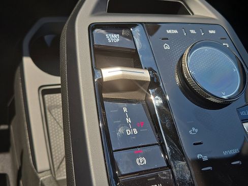 Used 2026 BMW iX xDrive45 image 7