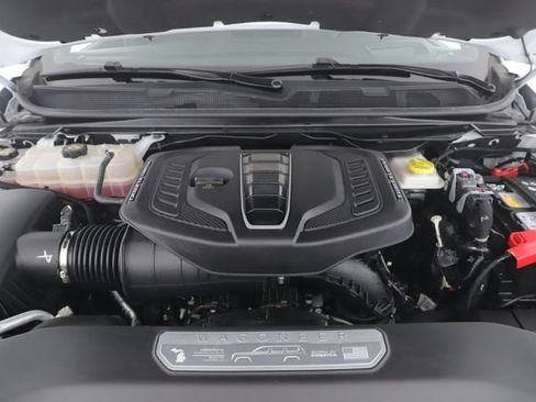 Used 2025 Jeep Grand Wagoneer L Series III w/ Rear Seat Video Group 1 image 15